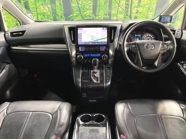 Toyota Verfia 2018 photo 2