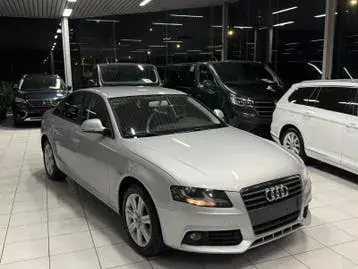 Audi A4 2010 photo 3