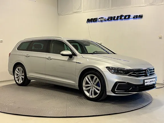 Volkswagen Passat 2020 photo 2