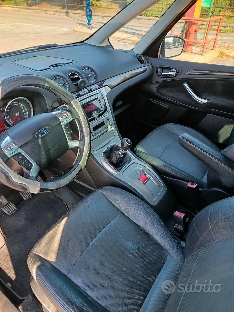Ford Galaxy 2007 photo 4