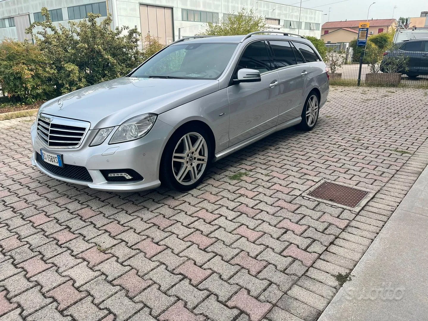 Mercedes-Benz E 2011 photo 4