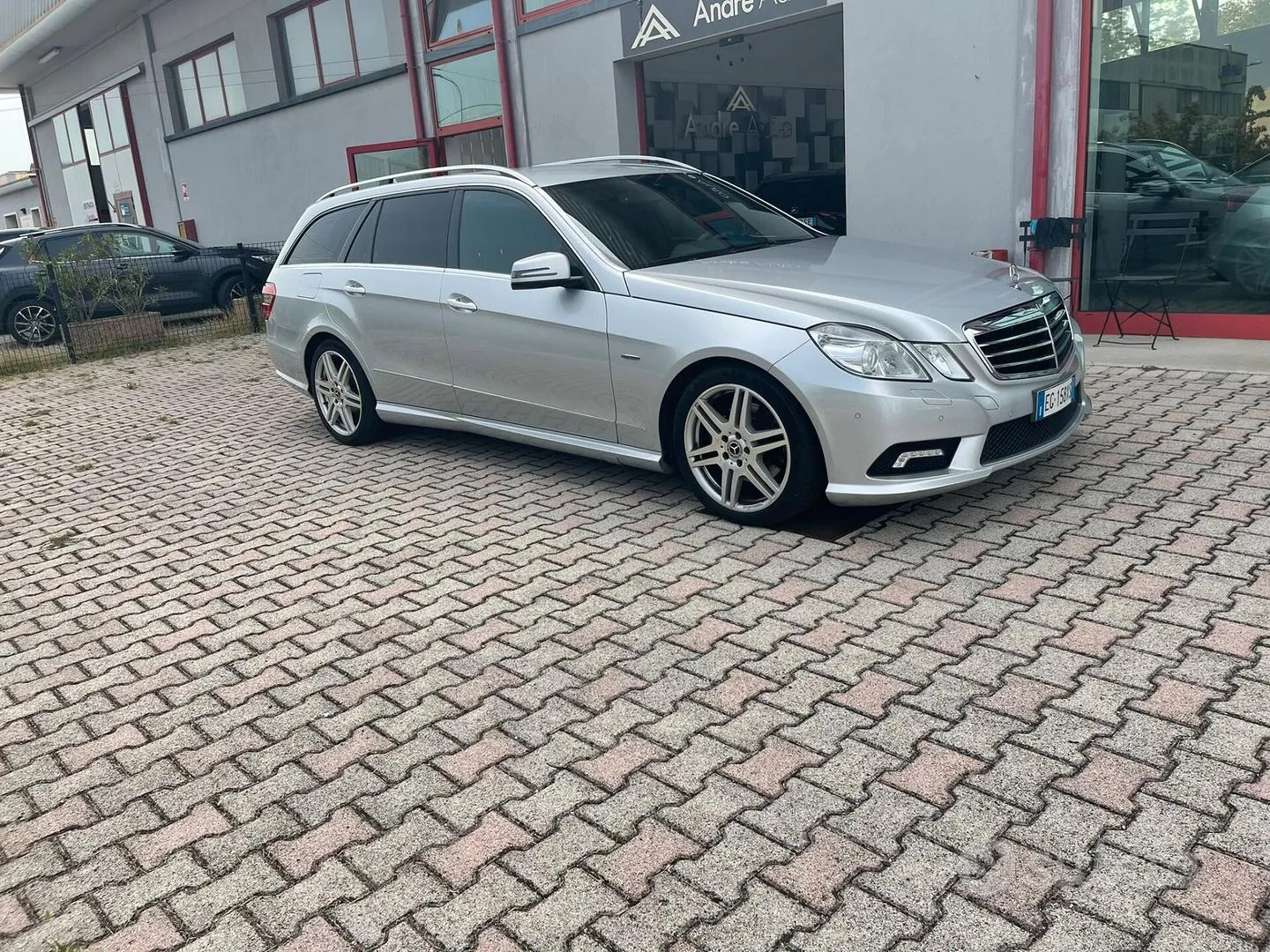 Mercedes-Benz E 2011 photo 3