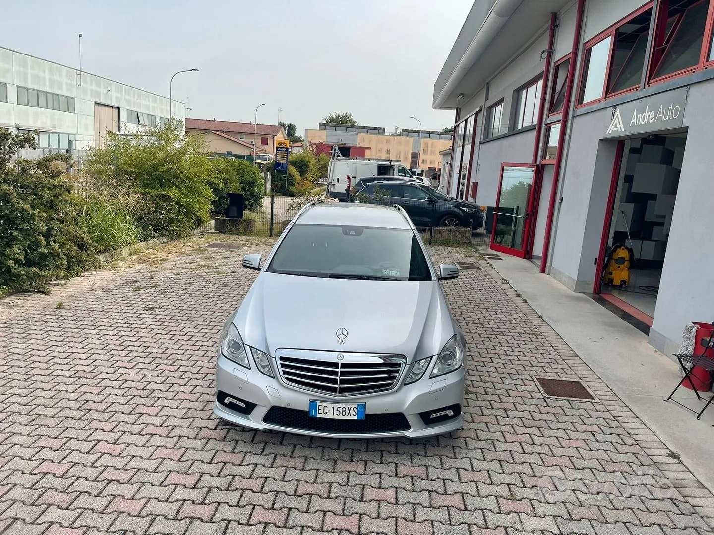 Mercedes-Benz E 2011 photo 2