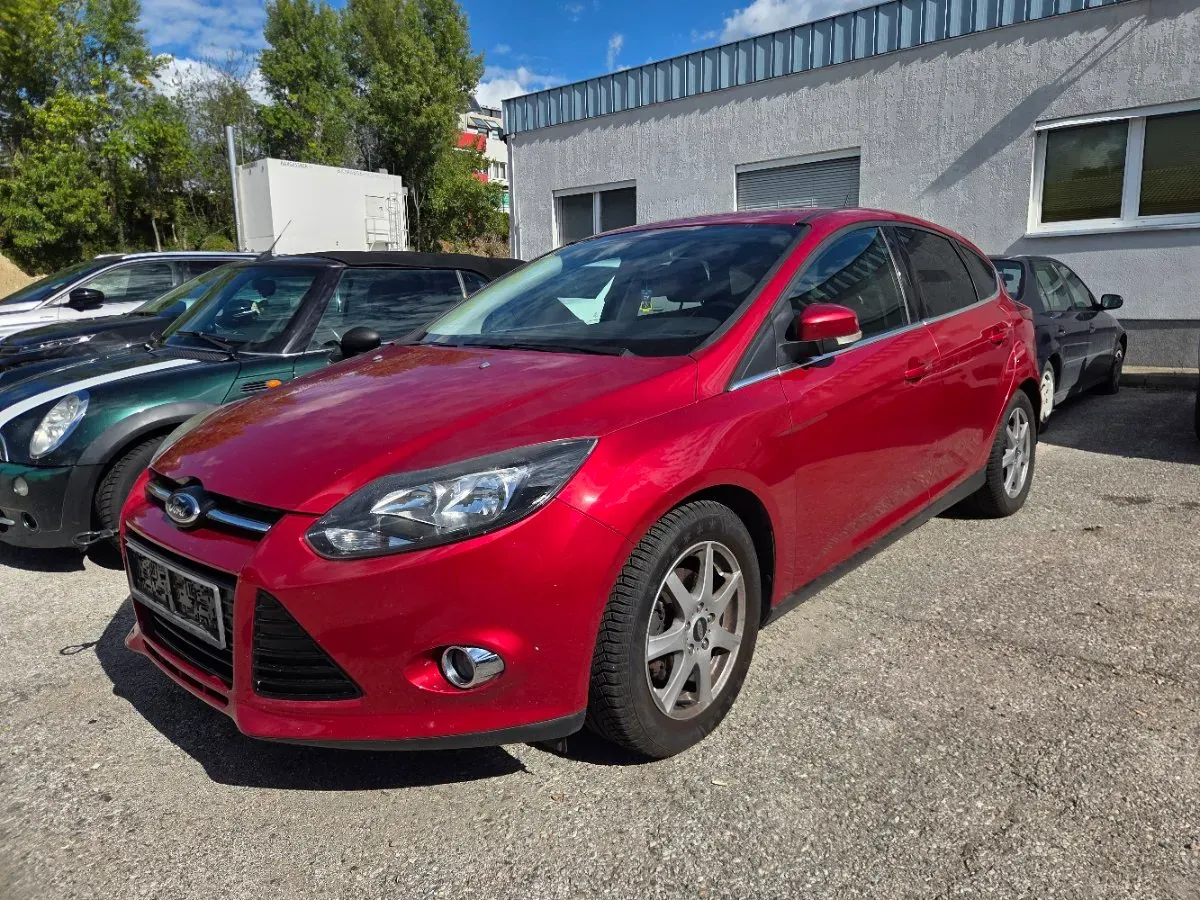Ford Focus 2012 photo 2