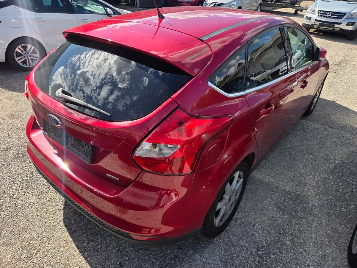 Ford Focus 2012 photo 3
