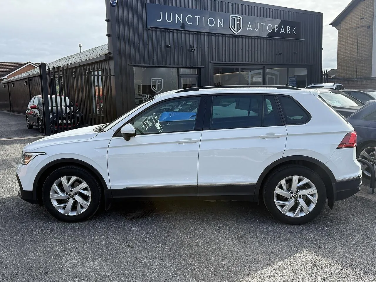 Volkswagen Tiguan 2022 photo 4