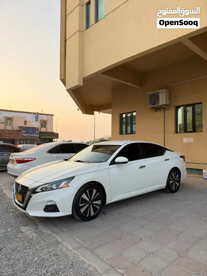 Nissan Altima 2020 photo 2