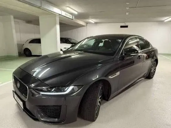 Jaguar Xe 2020 photo 2