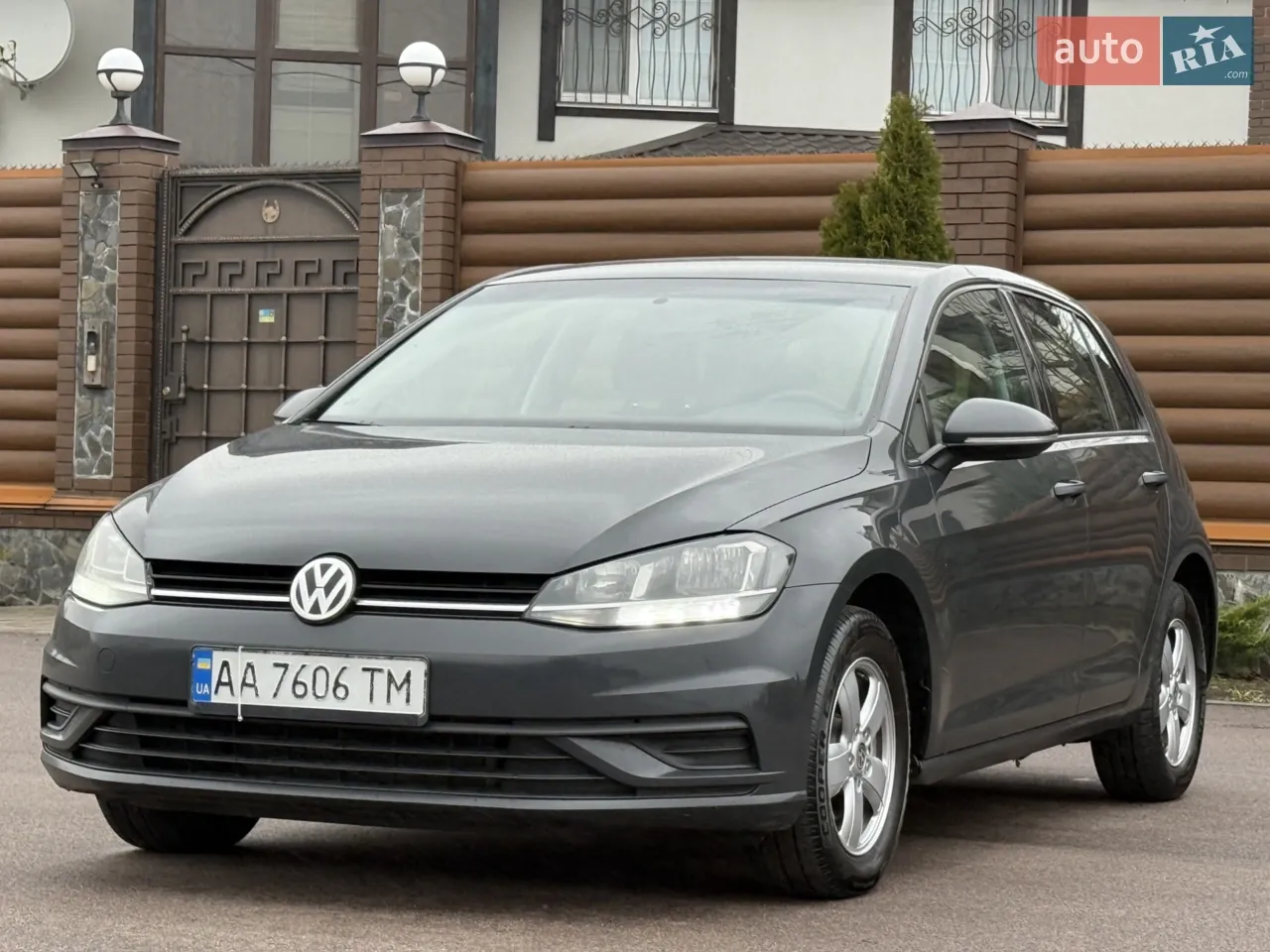 Volkswagen Golf 2018 photo 2