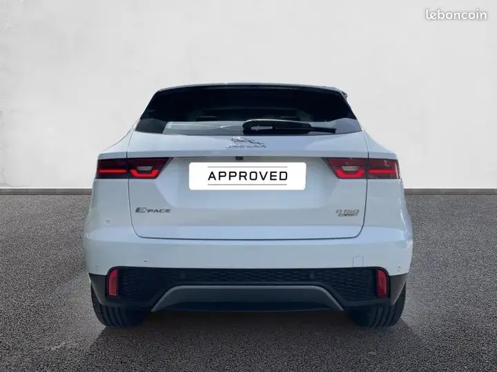Jaguar E-Pace 2018 photo 5