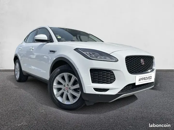Jaguar E-Pace 2018 photo 3