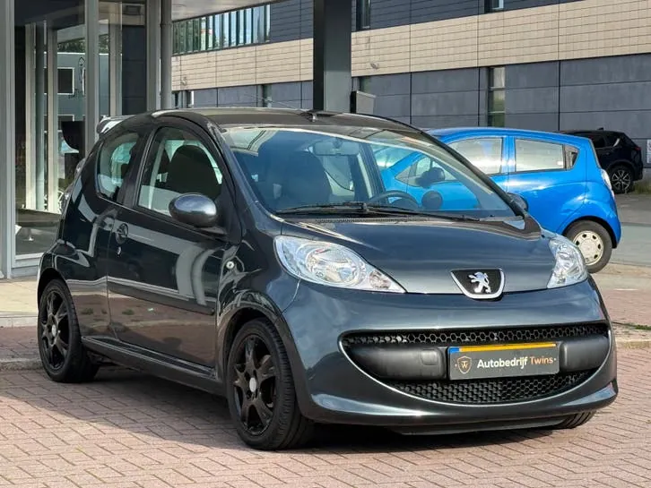 Peugeot 107 2006 photo 2