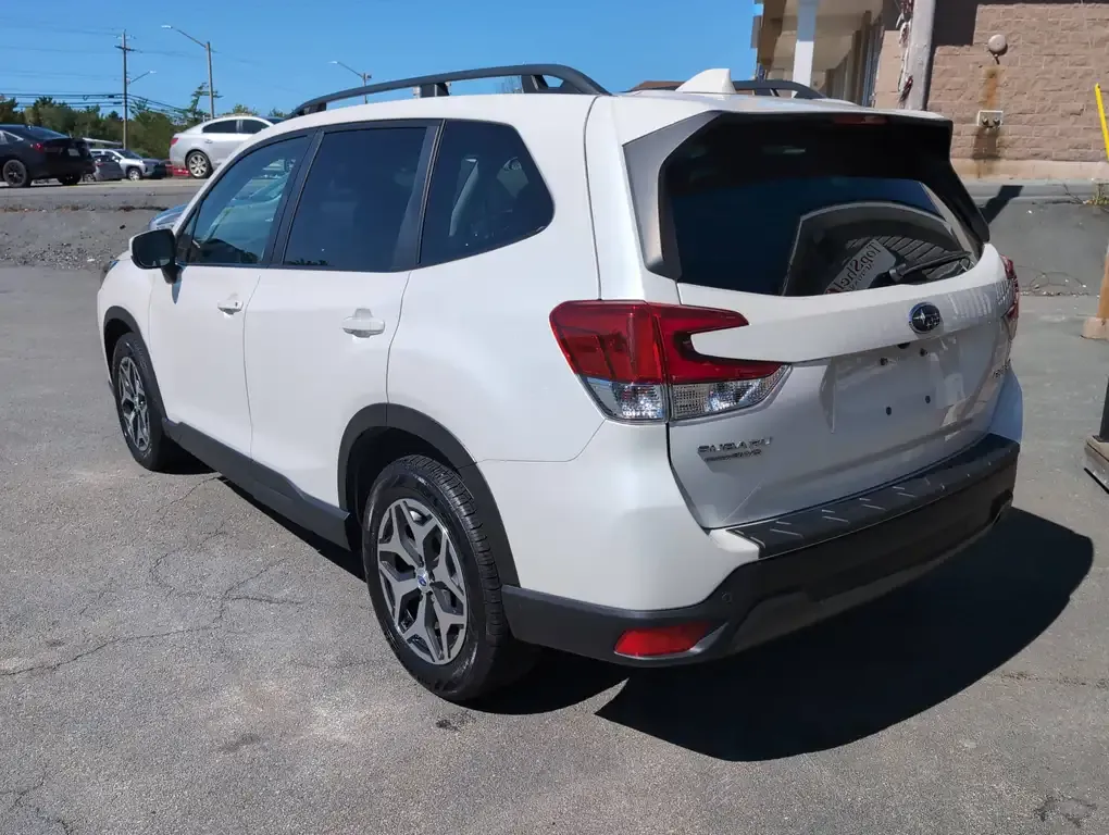 Subaru Forester 2023 photo 3