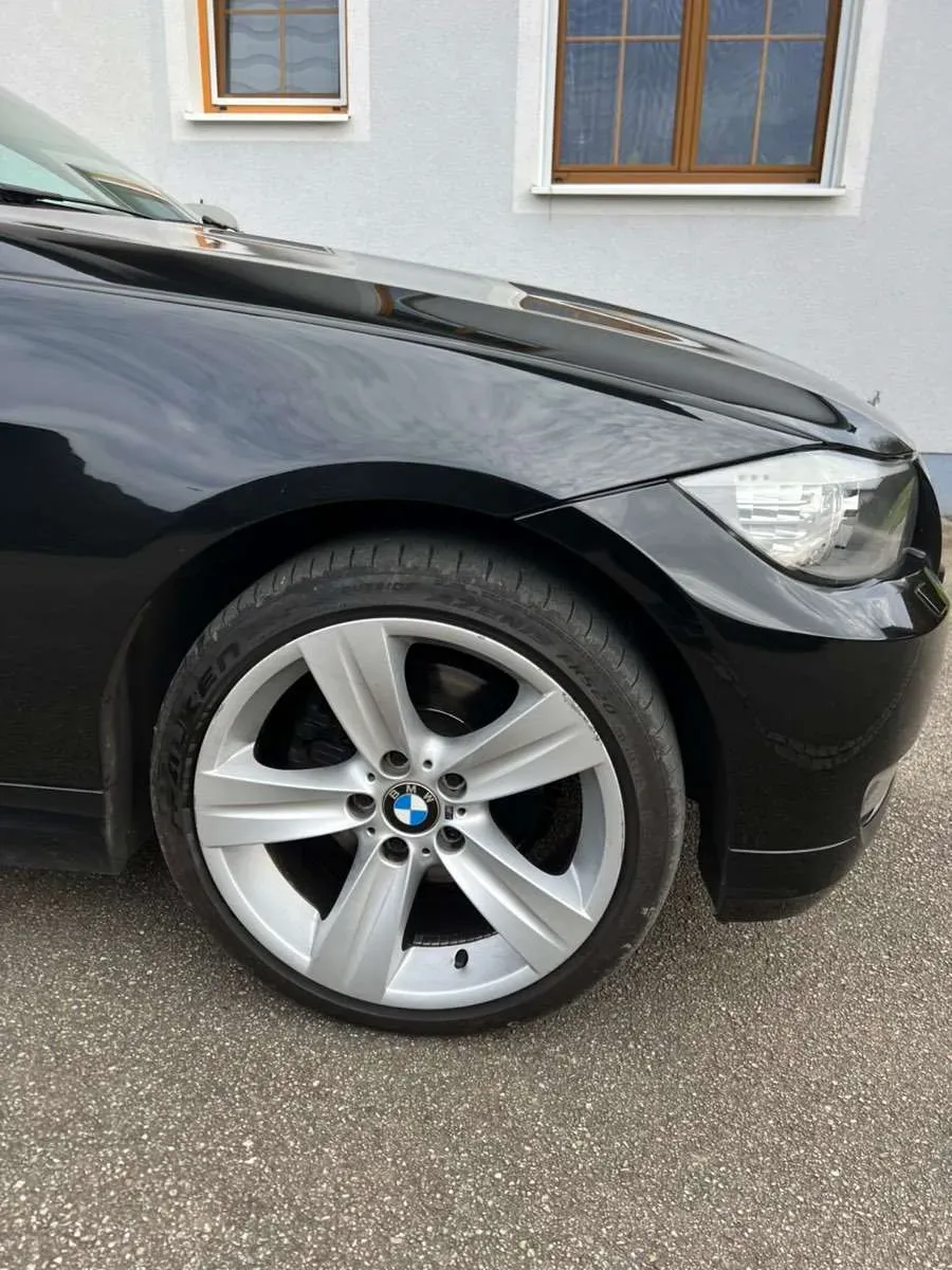 BMW 3 Series 2010 photo 3