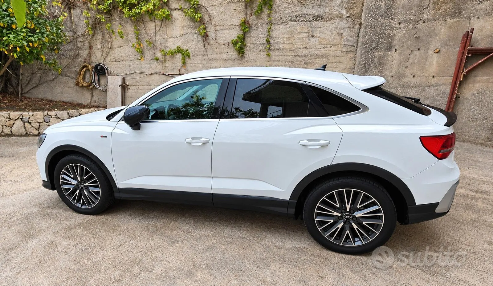 Audi Q3 2021 photo 2