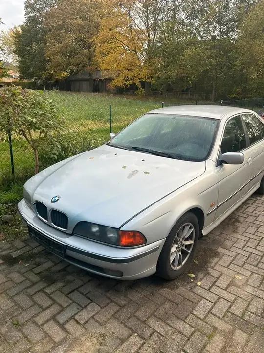 BMW 520I