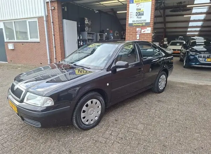 Skoda Octavia 2004 photo 2