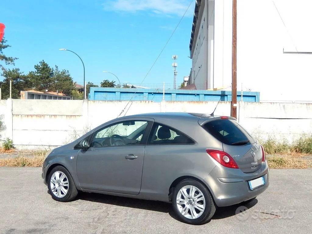 Opel Corsa D 2012 photo 4