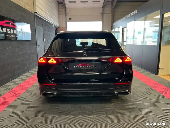 Mercedes-Benz E-Class 2023 photo 3