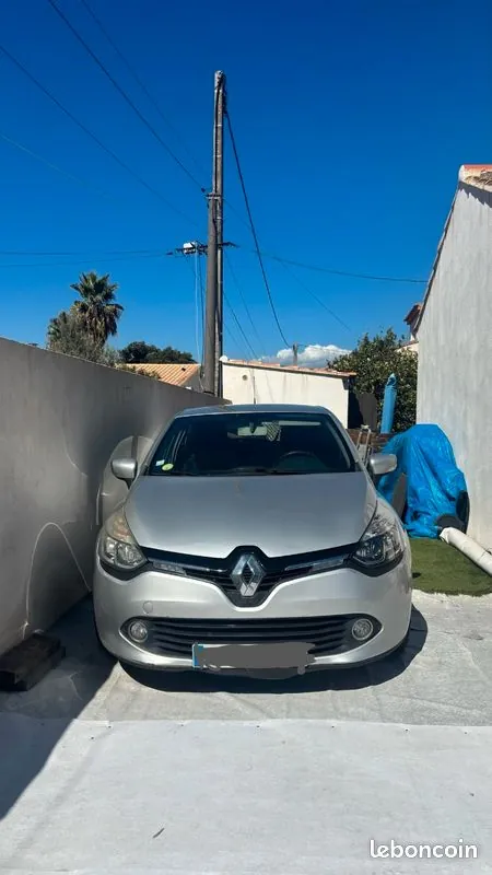 Renault Clio 2015 photo 2