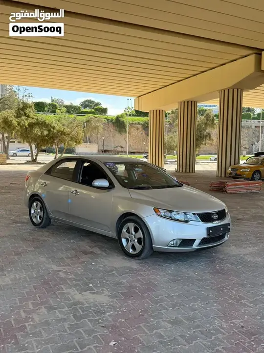Kia Forte 2010 photo 2