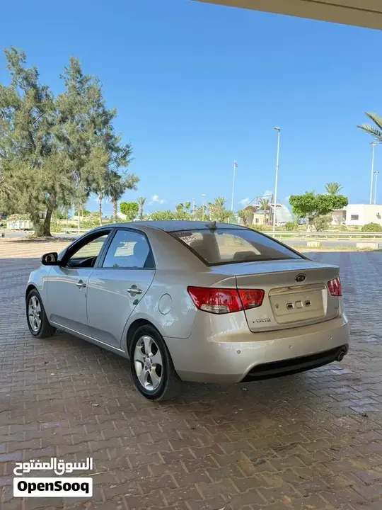 Kia Forte 2010 photo 3