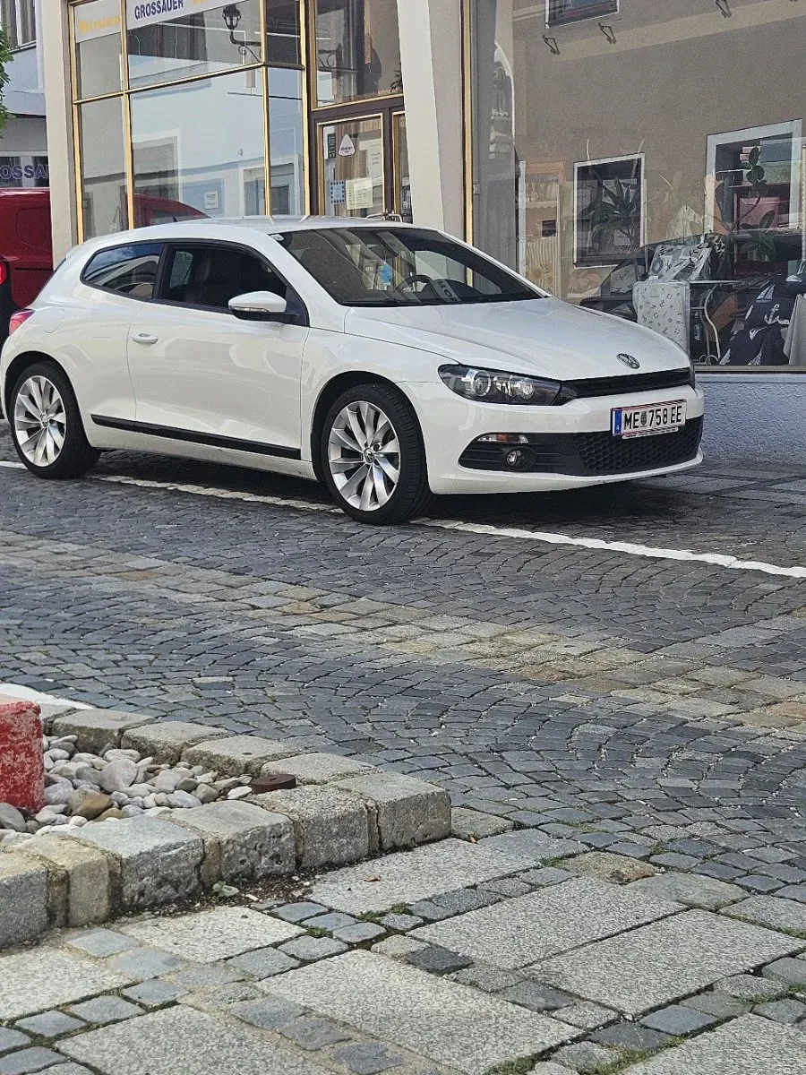 Volkswagen Scirocco 2010 photo 2