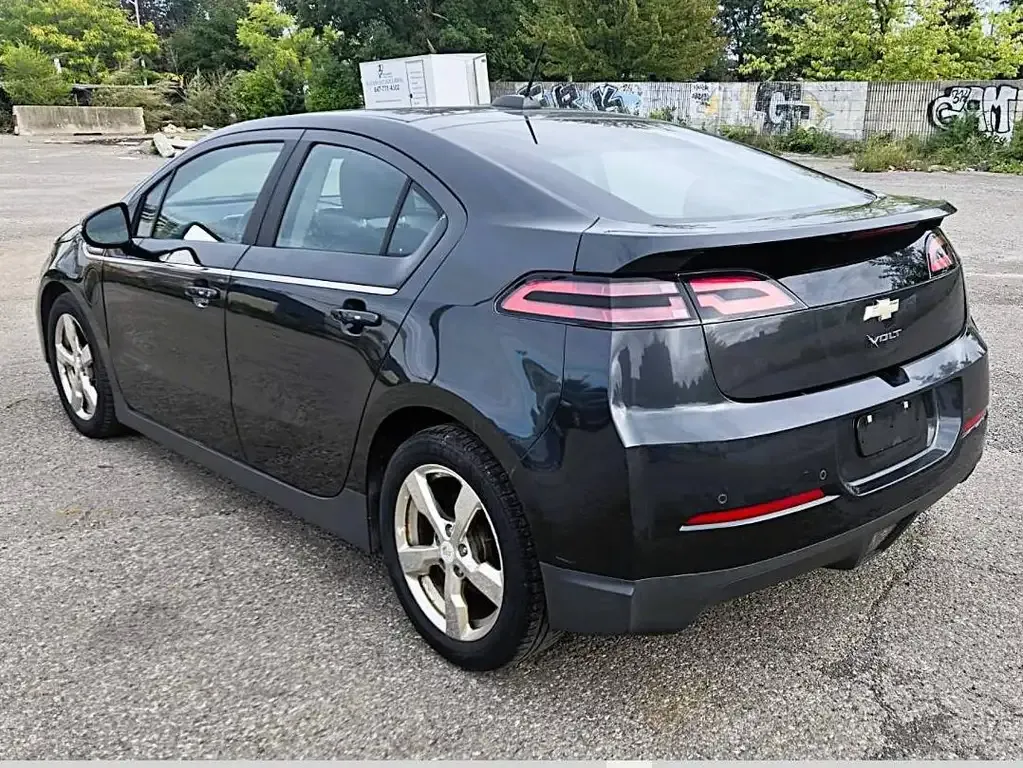 Chevrolet Volt 2015 photo 3