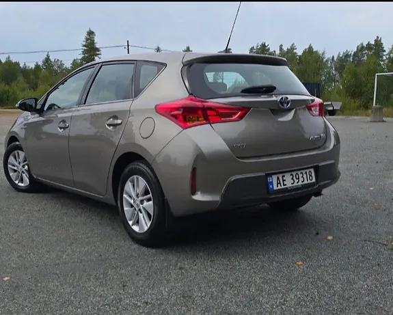 Toyota Auris 2013 photo 5