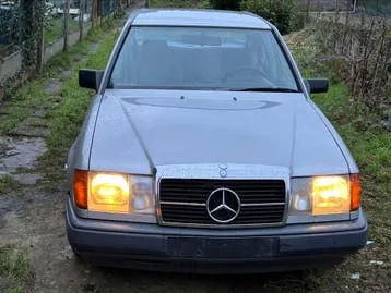 Mercedes-Benz E200