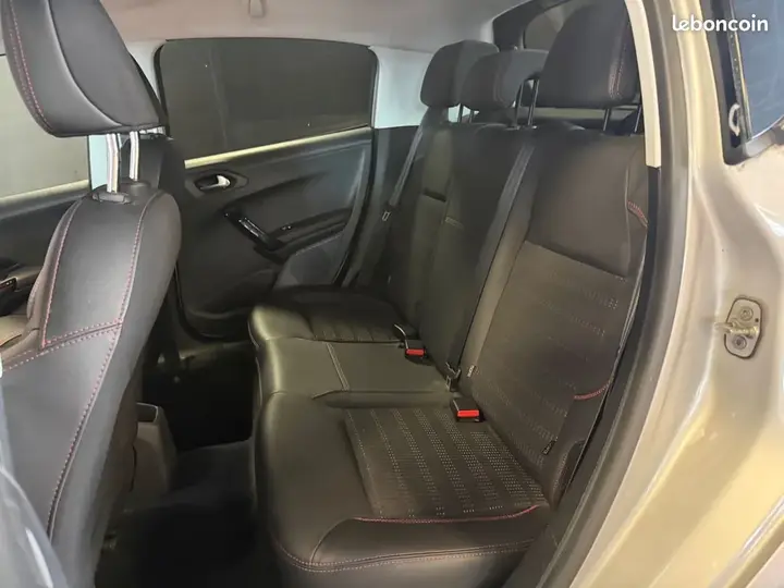 Peugeot 208 2018 photo 5