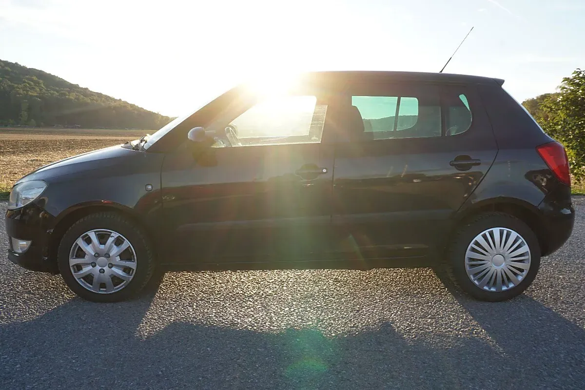 Skoda Fabia 2010 photo 3