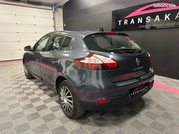 Renault Megane 2015 photo 3