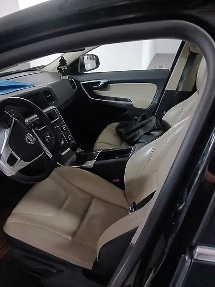 Volvo S60 2011 photo 2
