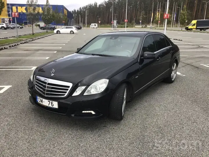 Mercedes-Benz E250 2009 photo 2