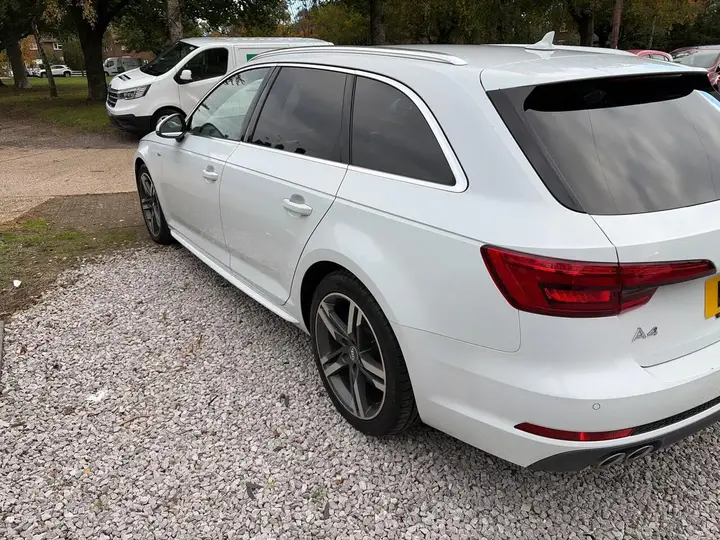 Audi A4 Avant 2016 photo 4