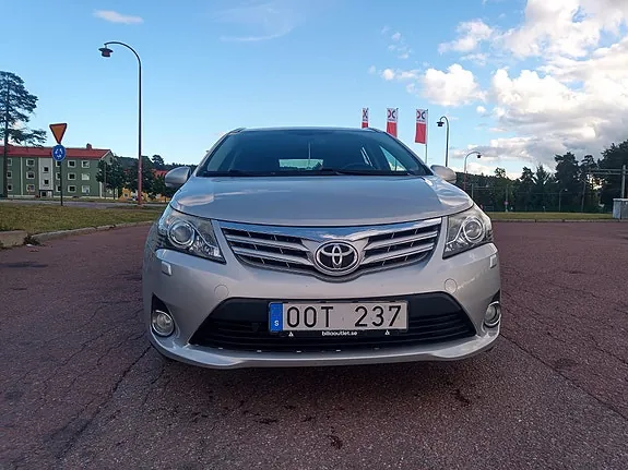 Toyota Avensis 2012 photo 3