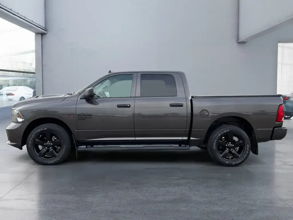 Ram 1500 2023 photo 2