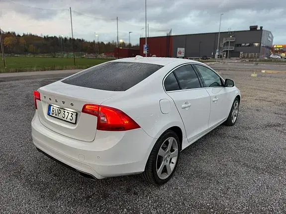 Volvo S60 2014 photo 4