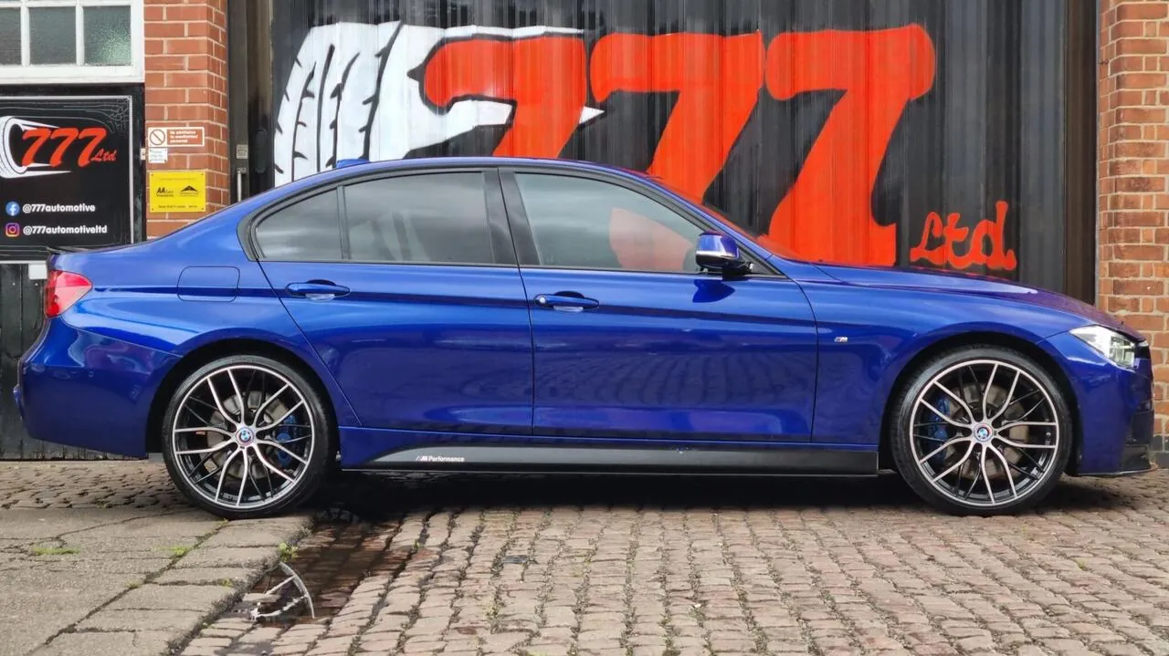 BMW 3 Series 2017 photo 2