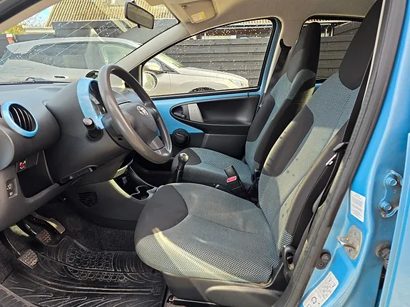 Toyota Aygo 2012 photo 5