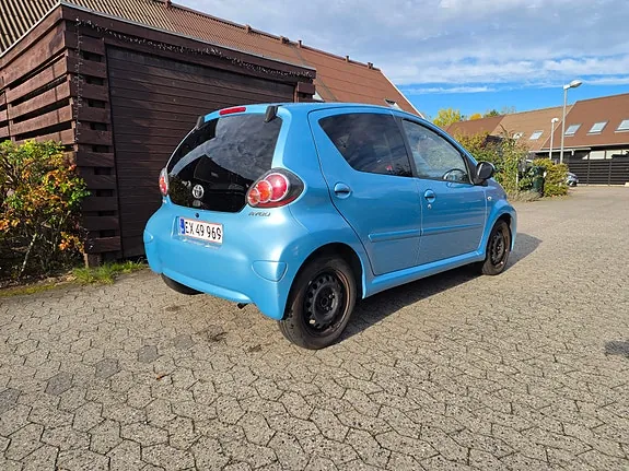 Toyota Aygo 2012 photo 3