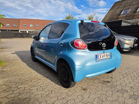 Toyota Aygo 2012 photo 2