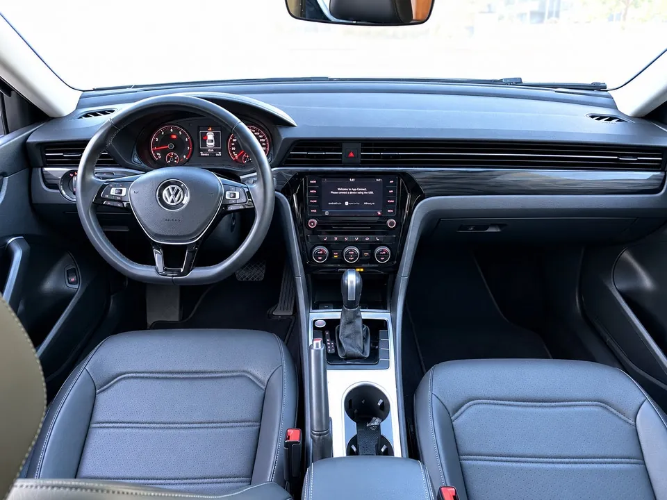 Volkswagen Passat 2021 photo 3