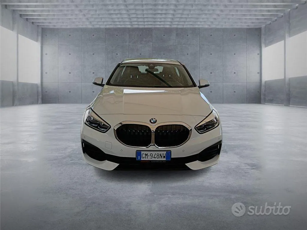 BMW 1 Series 2023 photo 2