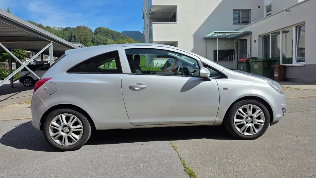 Opel Corsa 2008 photo 2