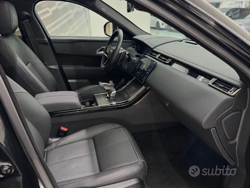Land Rover Velar 2025 photo 2