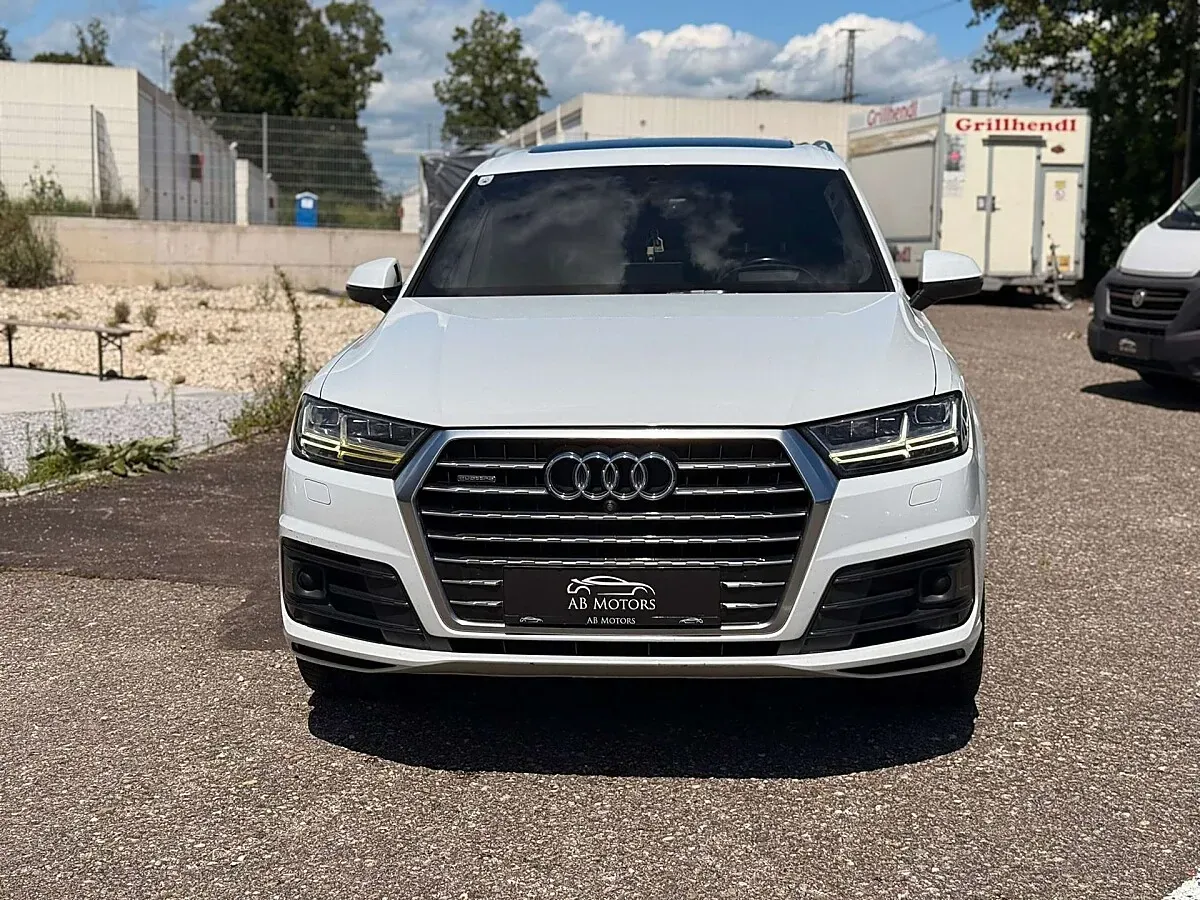 Audi Q7 2015 photo 2
