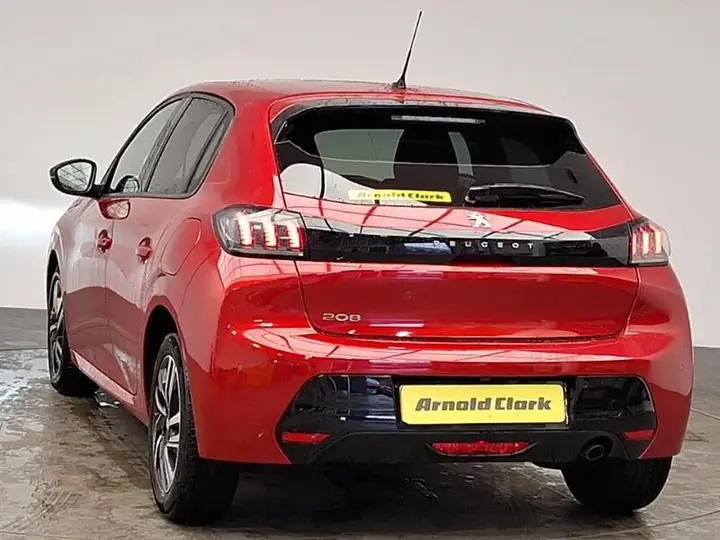 Peugeot 208 2023 photo 2
