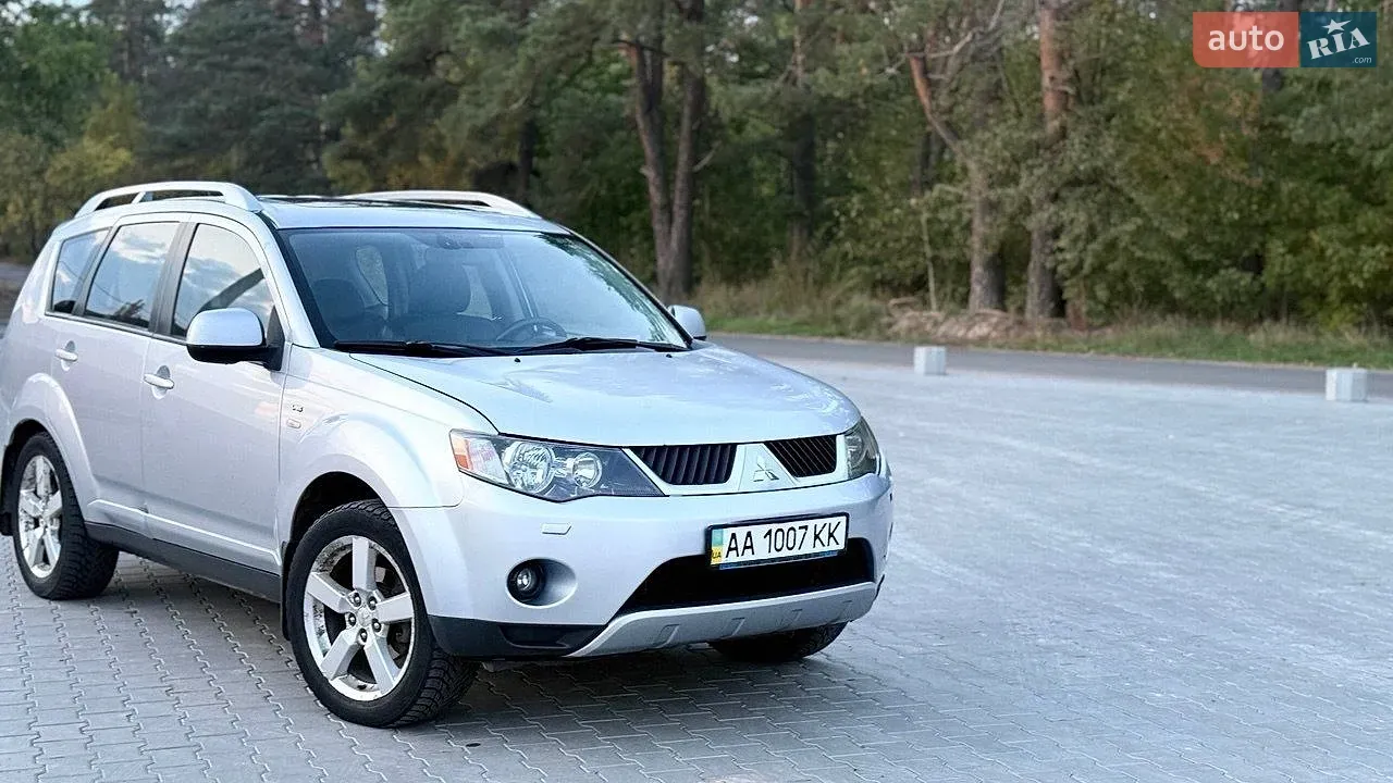 Mitsubishi Outlander 2008 photo 2